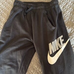 Boys Nike sweatpants xl